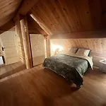 Wood Log Chalet Yssingeaux