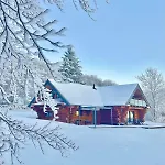 Wood Log Chalet *