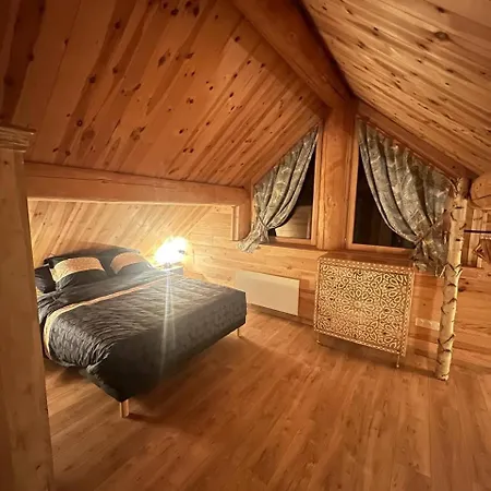 Wood Log Chalet