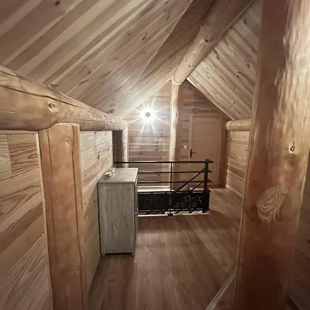Wood Log Chalet Yssingeaux