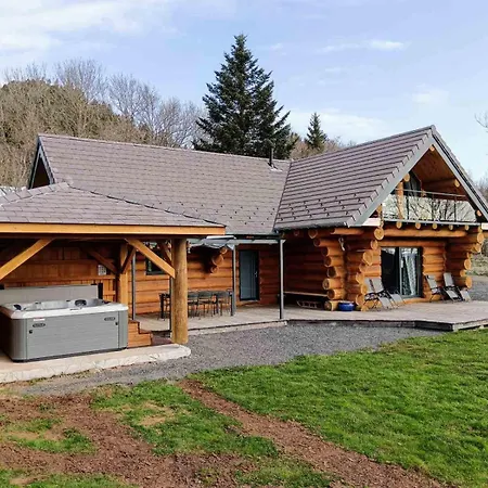 Wood Log Chalet *